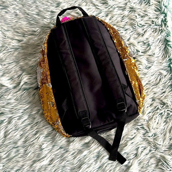 🤩Style Lab Magic Sequin Backpack in Gold ✨and Silver🪩 - Picture 9 of 13